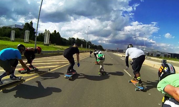 03 K113 Grand Prix Longboard Race Corner 1